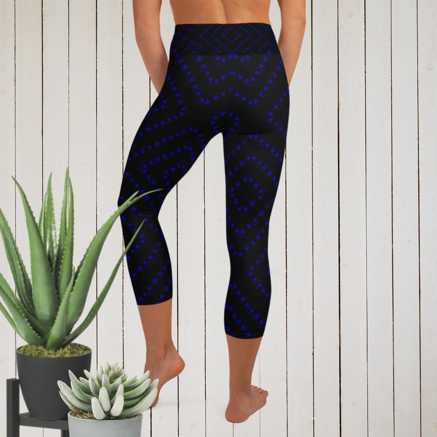 MidnightBlBlkPBP Yoga Capri Leggings